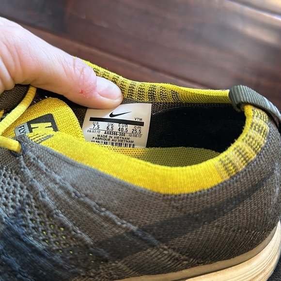 Nike flyknit trainers - Picture 2 of 3